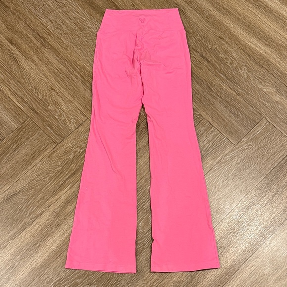 Aritzia TNA Chill Atmosphere Flare Legging - Picture 3 of 4